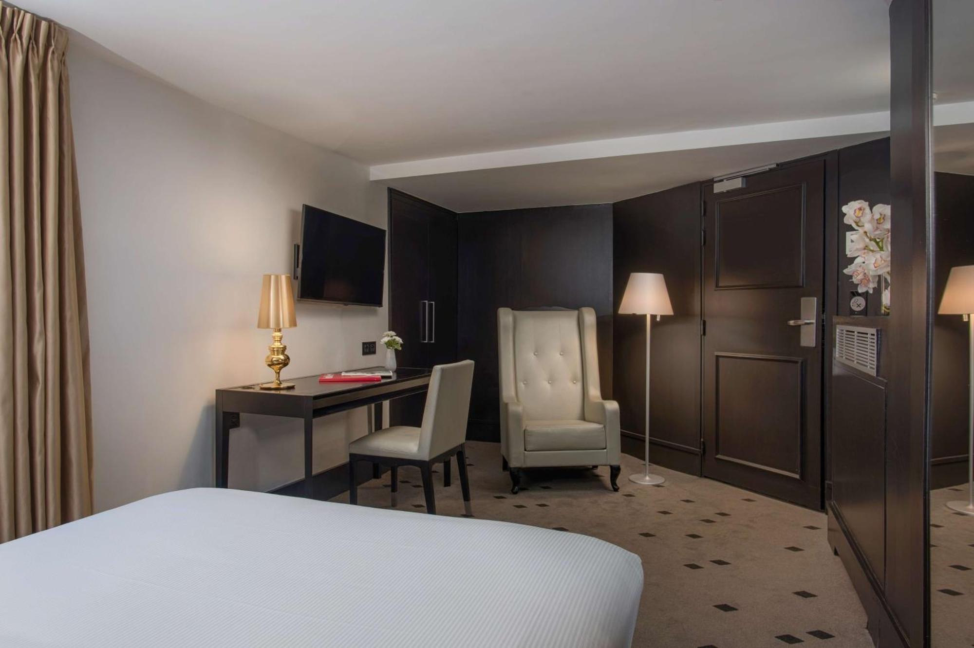 Nh Paris Champs-Elysees Екстериор снимка