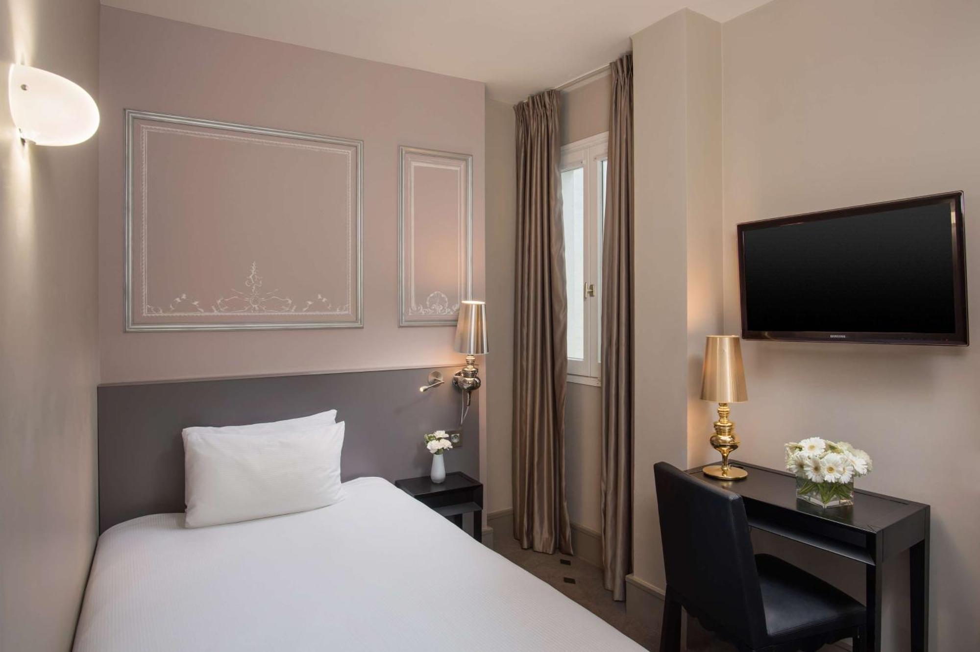 Nh Paris Champs-Elysees Екстериор снимка