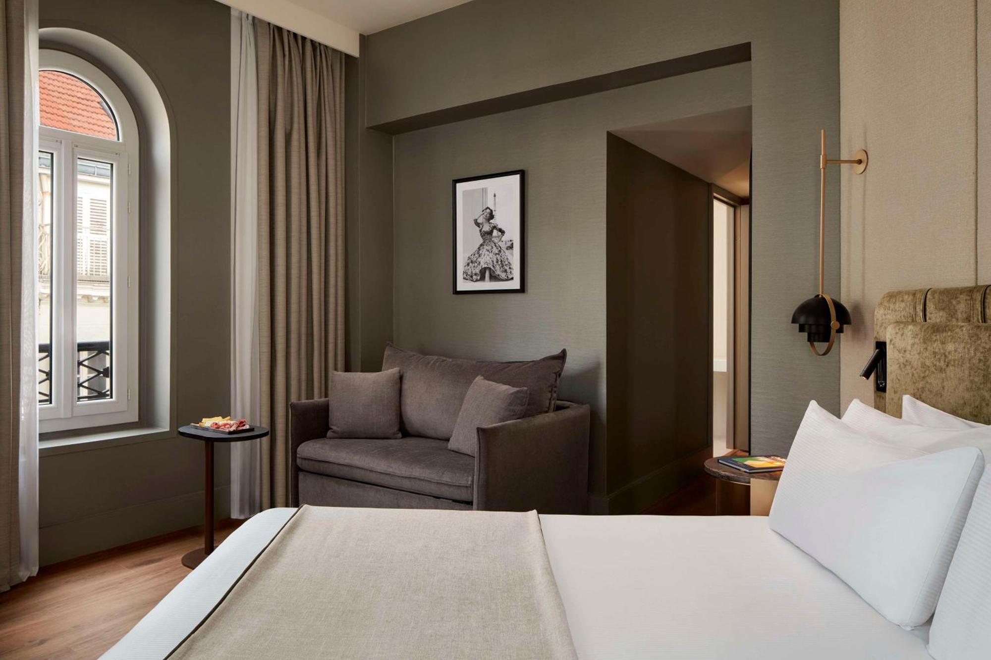 Nh Paris Champs-Elysees Екстериор снимка